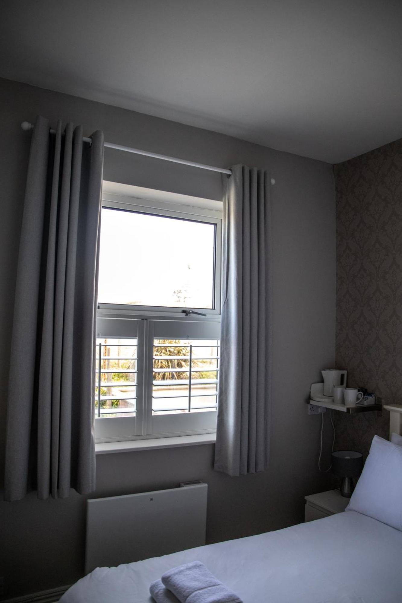 Oceanside Lifestyle Hotel New Quay Szoba fotó